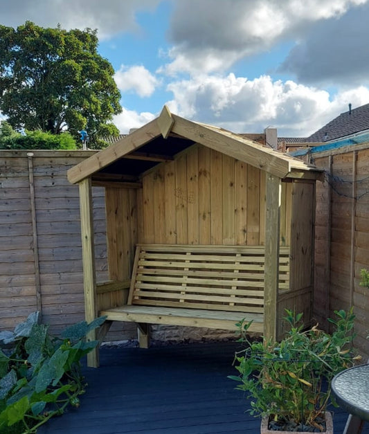 Cottage Arbour Fully Enclosed Sits 3