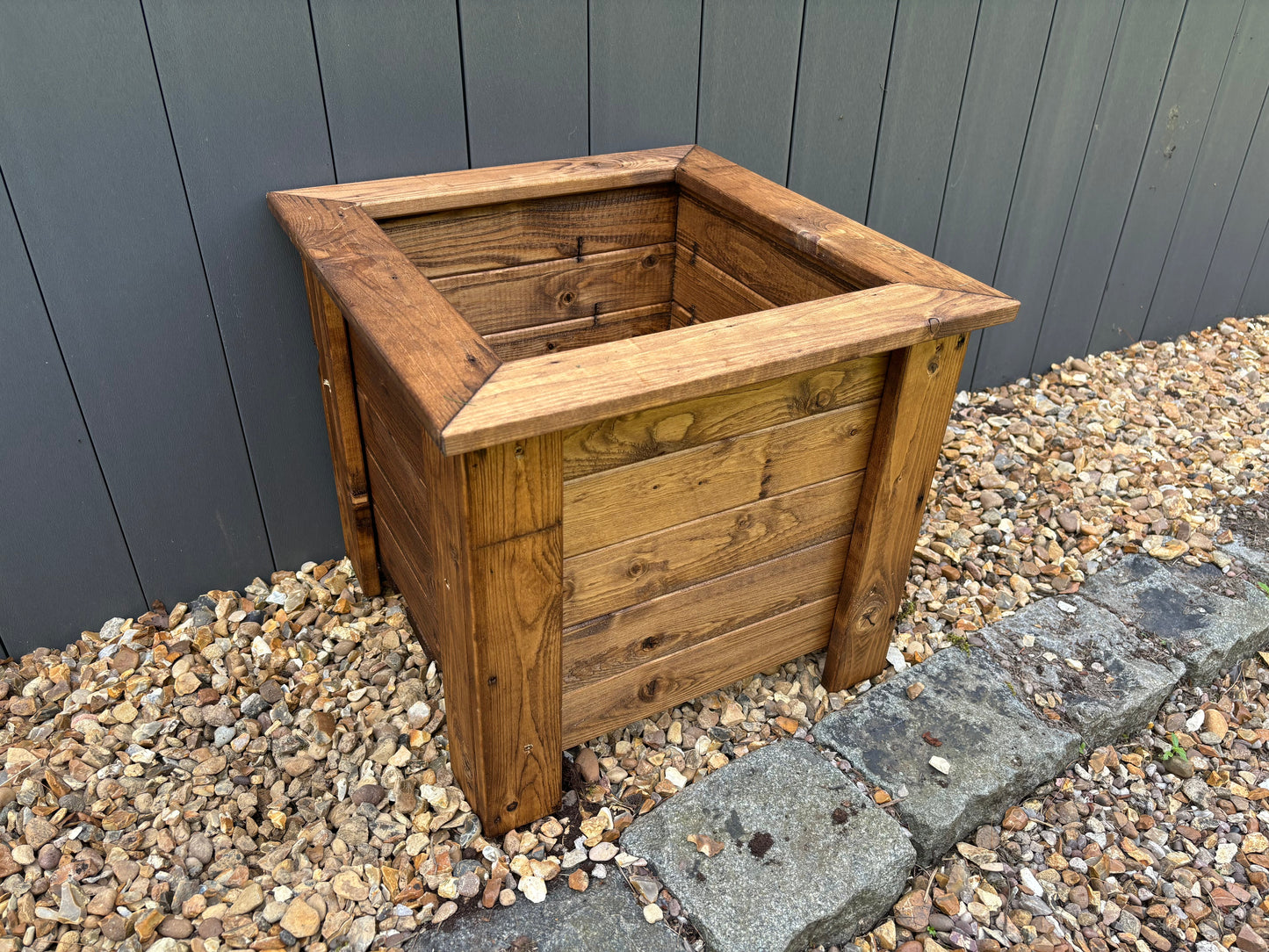 Beautiful & Sustainable HB287 Prestbury Raised Planter