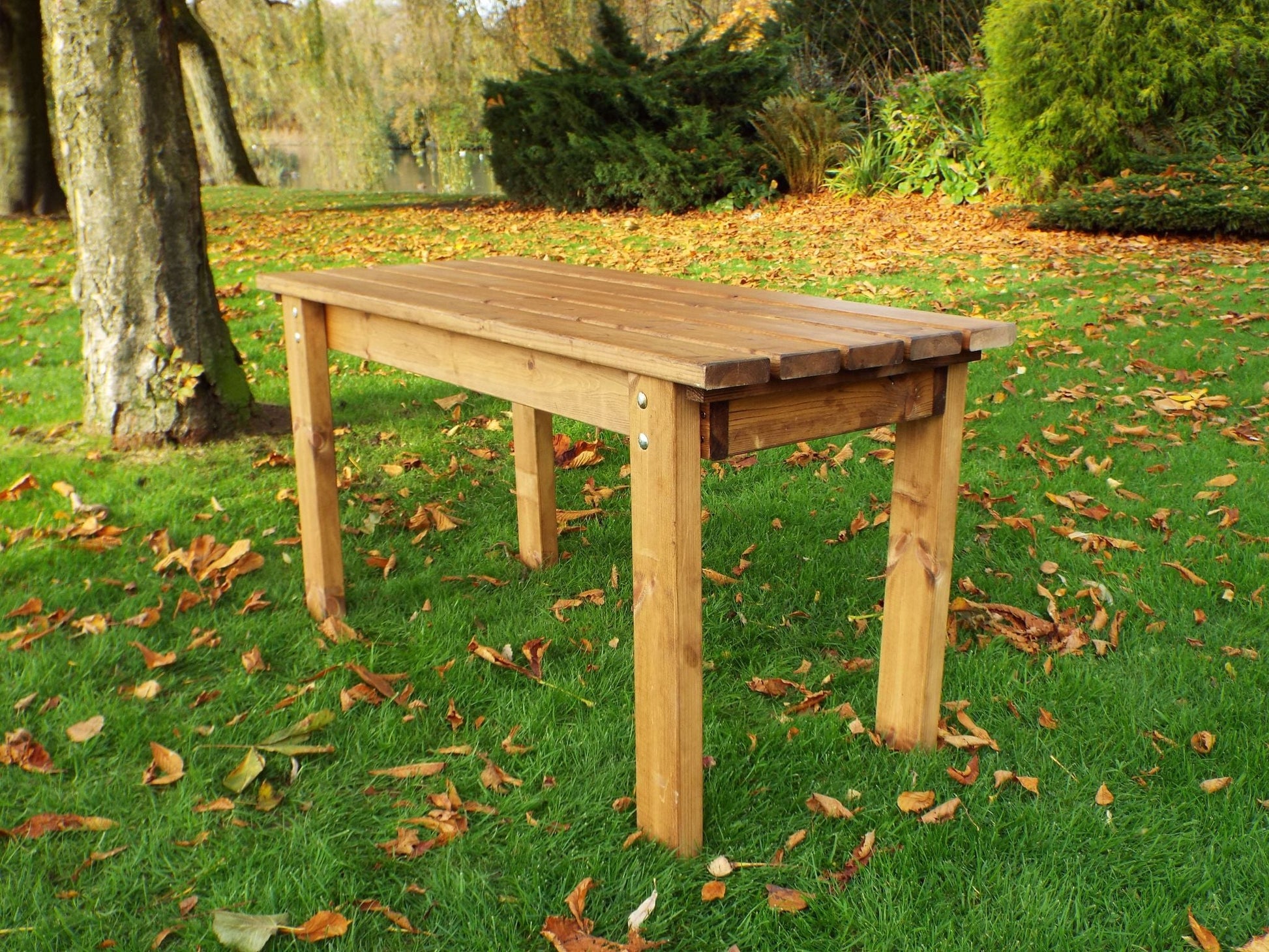 Durable Eco-Friendly Tables for Lasting Memories