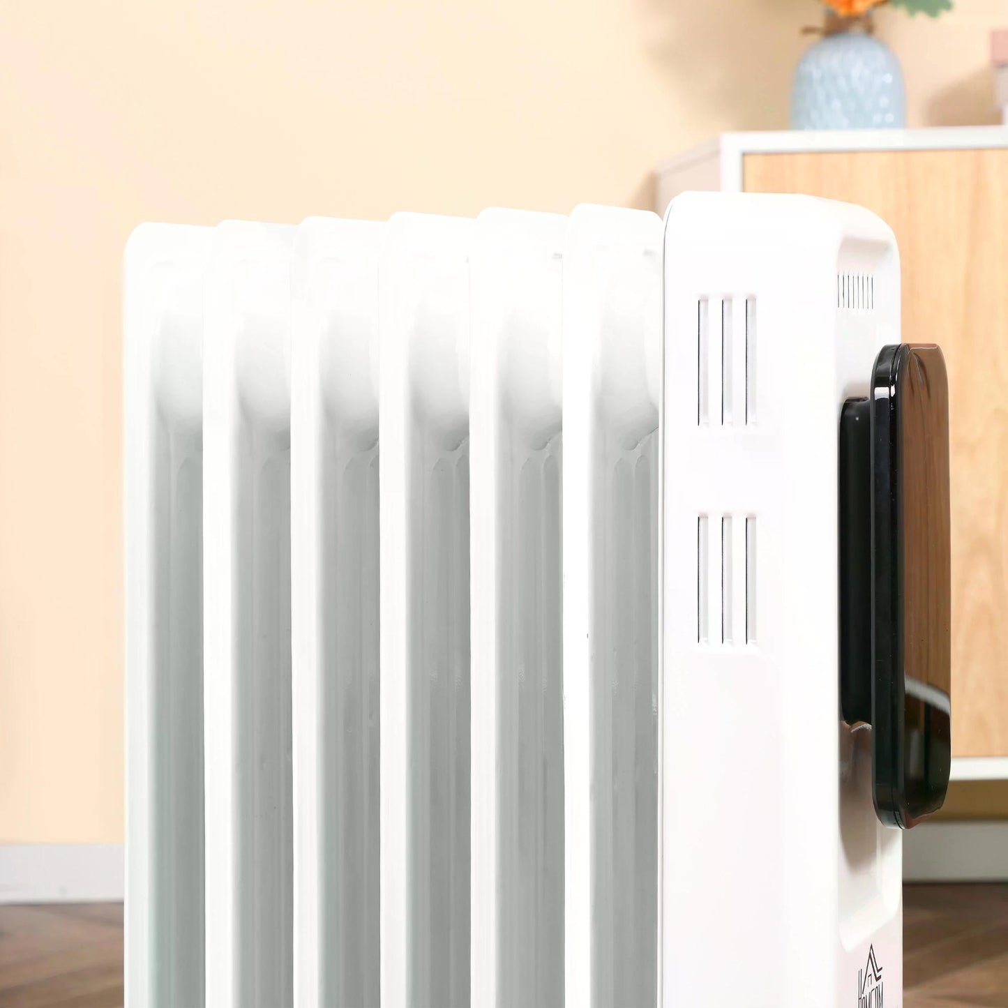 HOMCOM 1630W Oil Filled Radiator, 7 Fin, Portable Electric Heater with LED Display, 24H Timer, 3 Heat Settings, Safety Cut-Off Remote Control-White