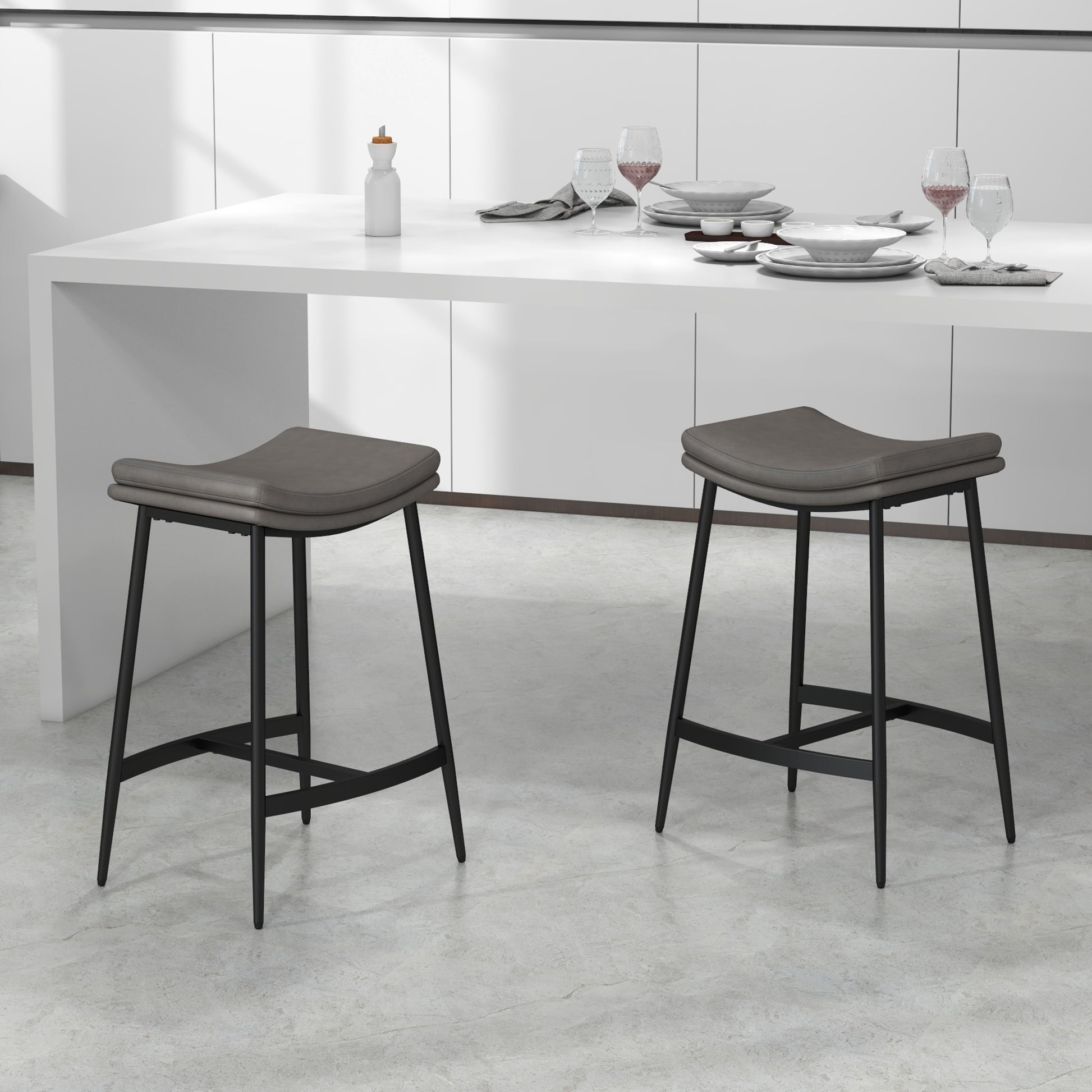 HOMCOM Kitchen Stools Set of 2, Microfibre Upholstered Barstools, Industrial Bar Chairs with Curved Seat and Steel Frame