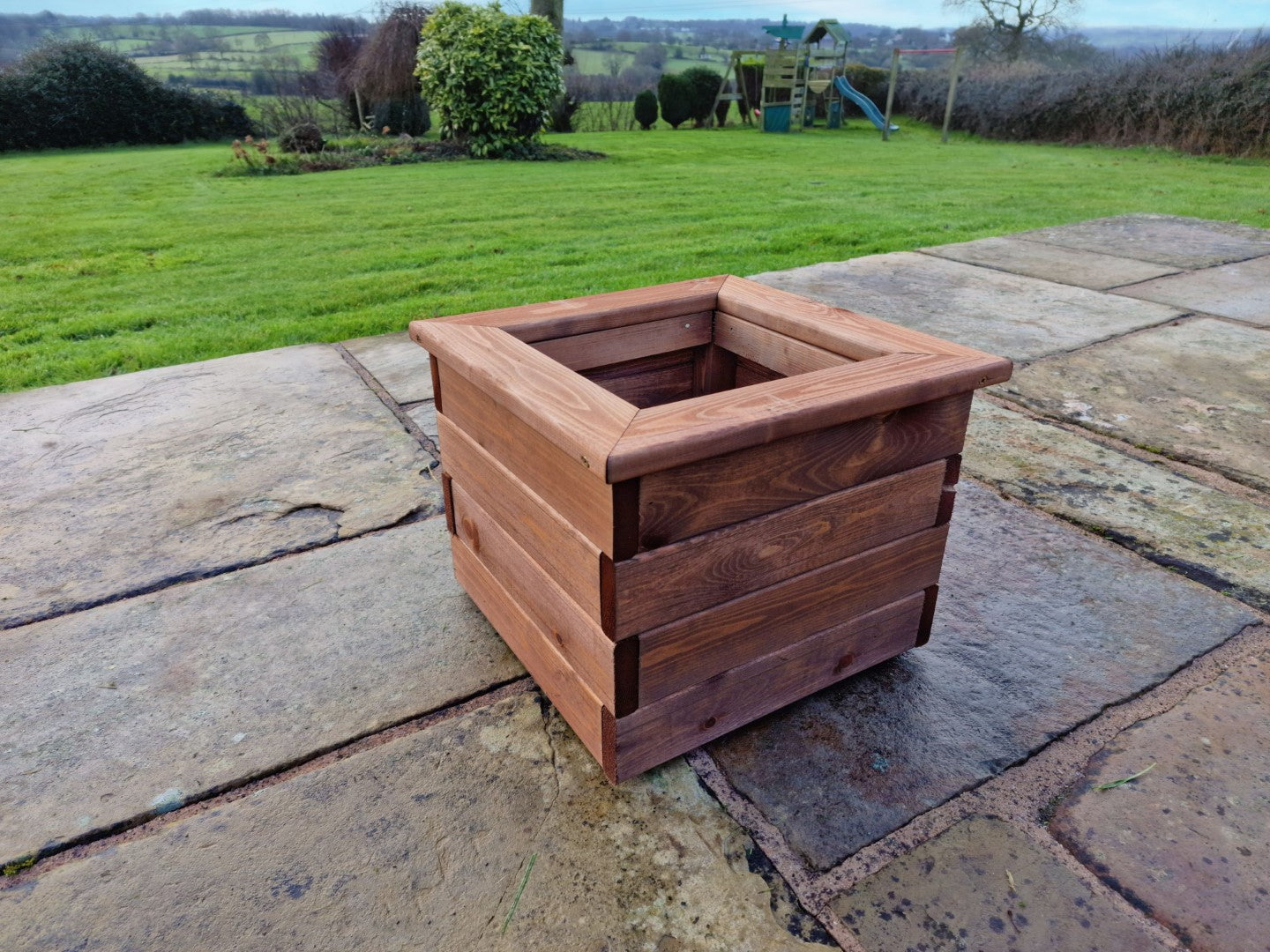 Valley Small Square Planter                          H32 X W39 X D39